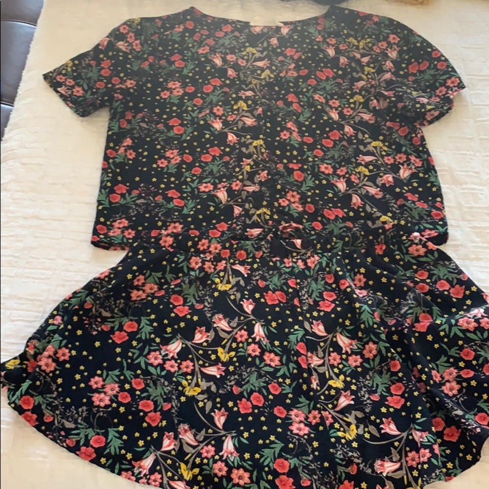Floral two piece set (shirt has adjustable crop)
